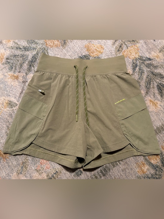 lululemon athletica Pants - Lululemon Size 6 WovenAir High-Rise Hiking Shorts
